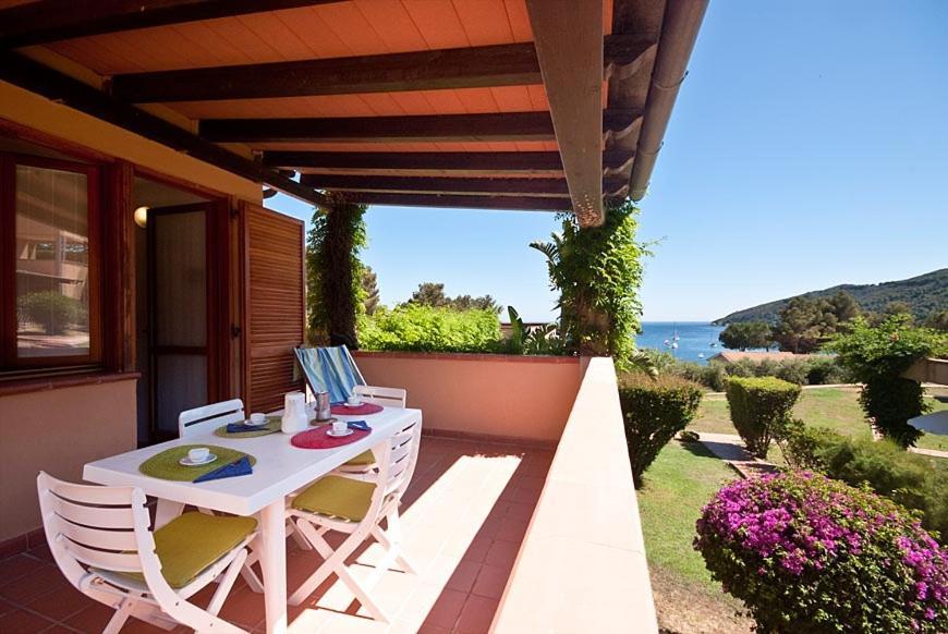 Casa Del Golfo Aparthotel Lacona Exteriör bild