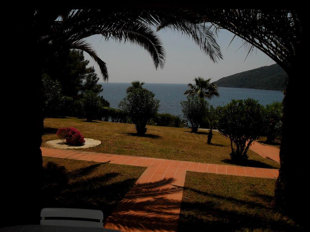 Casa Del Golfo Aparthotel Lacona Exteriör bild
