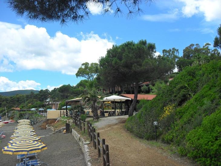 Casa Del Golfo Aparthotel Lacona Exteriör bild